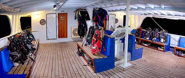 dive deck