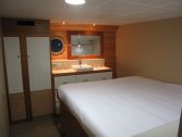 Room 2 with queen bed