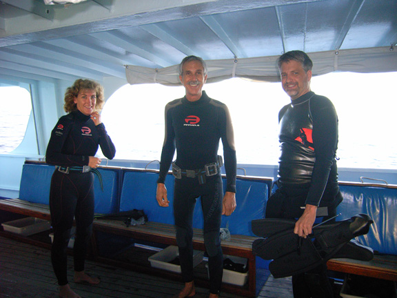 Andrew, Matt & Alexx getting ready for a dive: taken b Susan